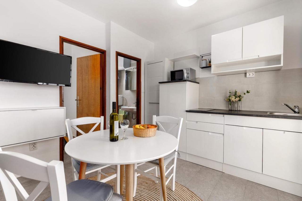 Apartments Vilma โอปาติยา ภายนอก รูปภาพ